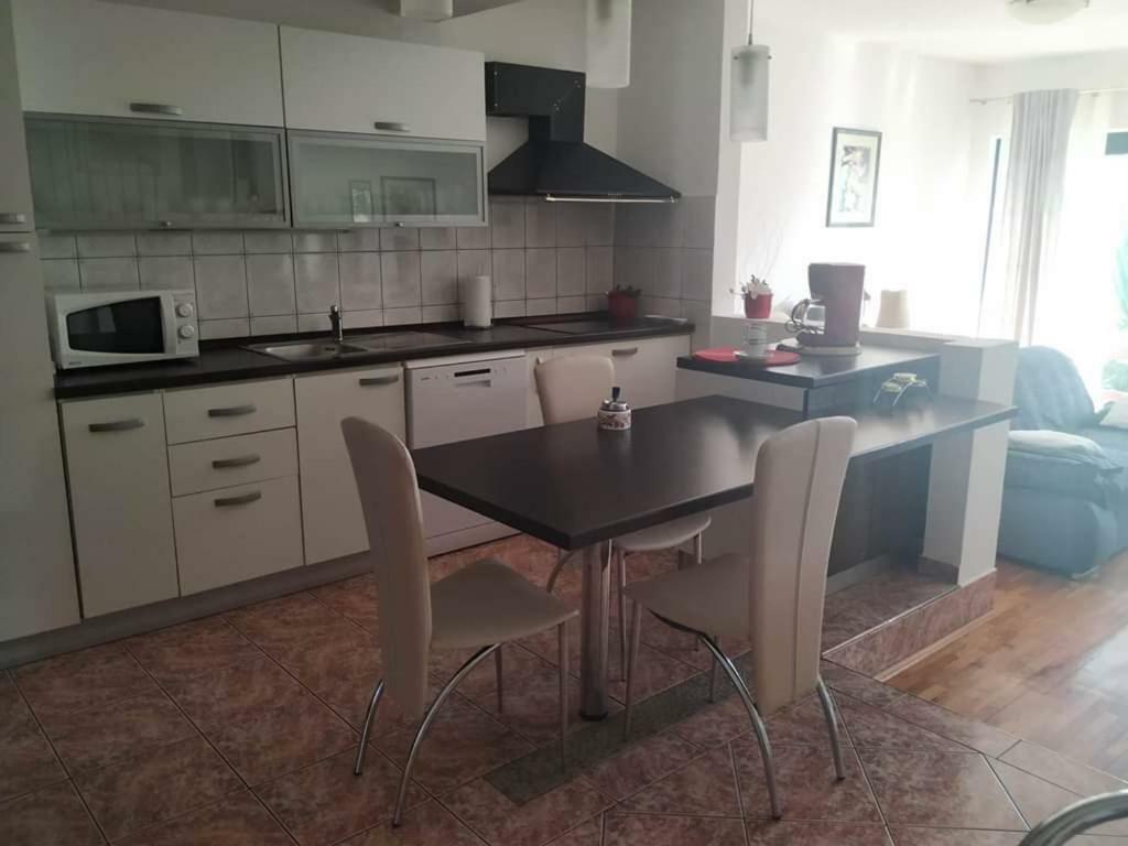 Apartmani Deleut Novi Vinodolski Eksteriør bilde