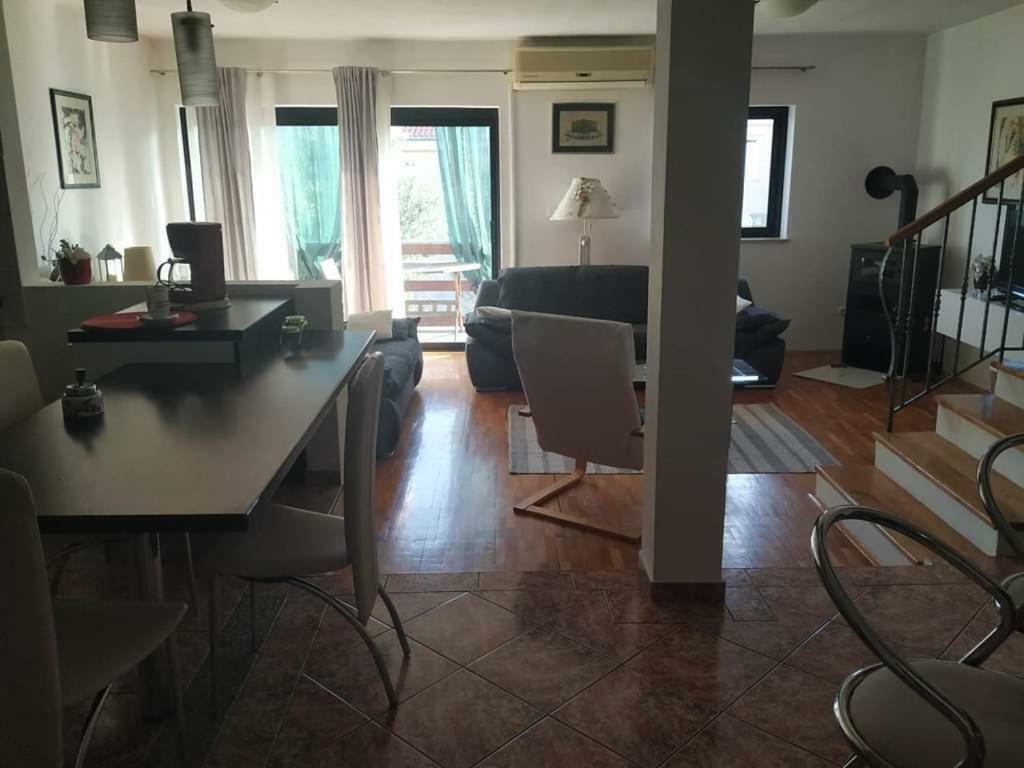 Apartmani Deleut Novi Vinodolski Eksteriør bilde